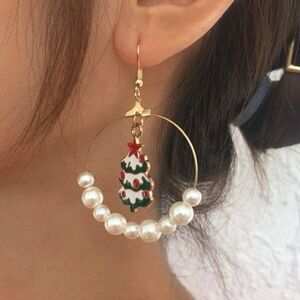 Christmas Tree Gold Tone Pearl Drop Festive Holiday Earrings